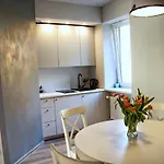 Kwiatowa6 *
